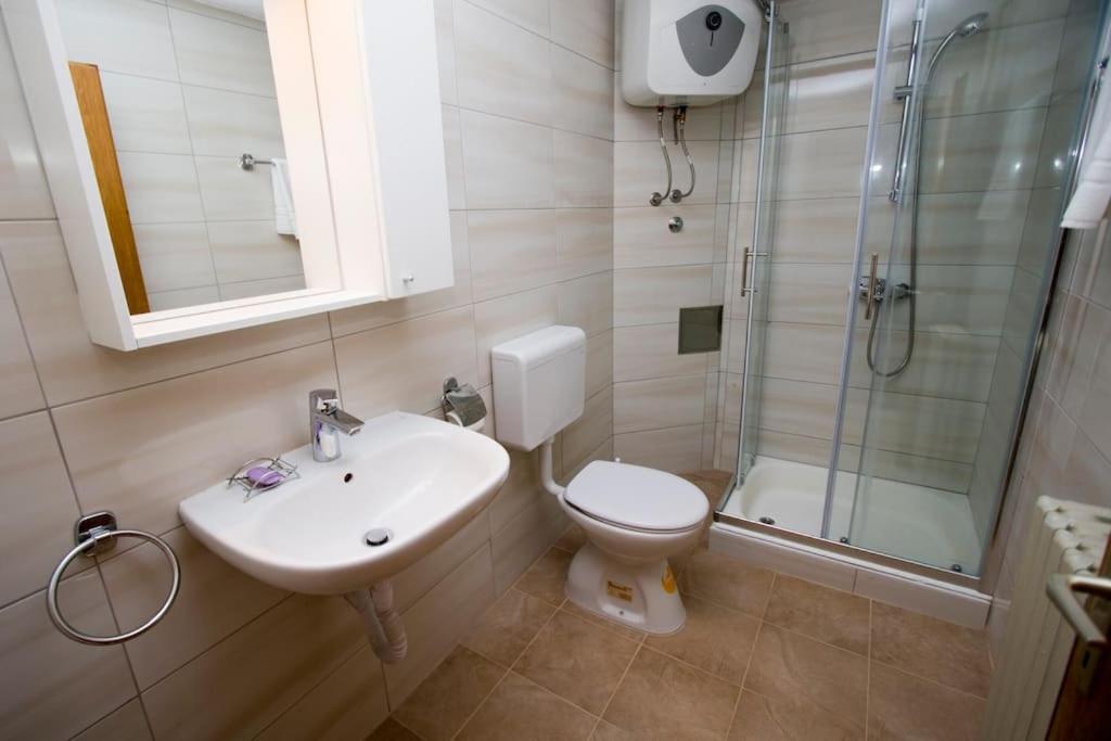 Holiday Home Makarska Buitenkant foto